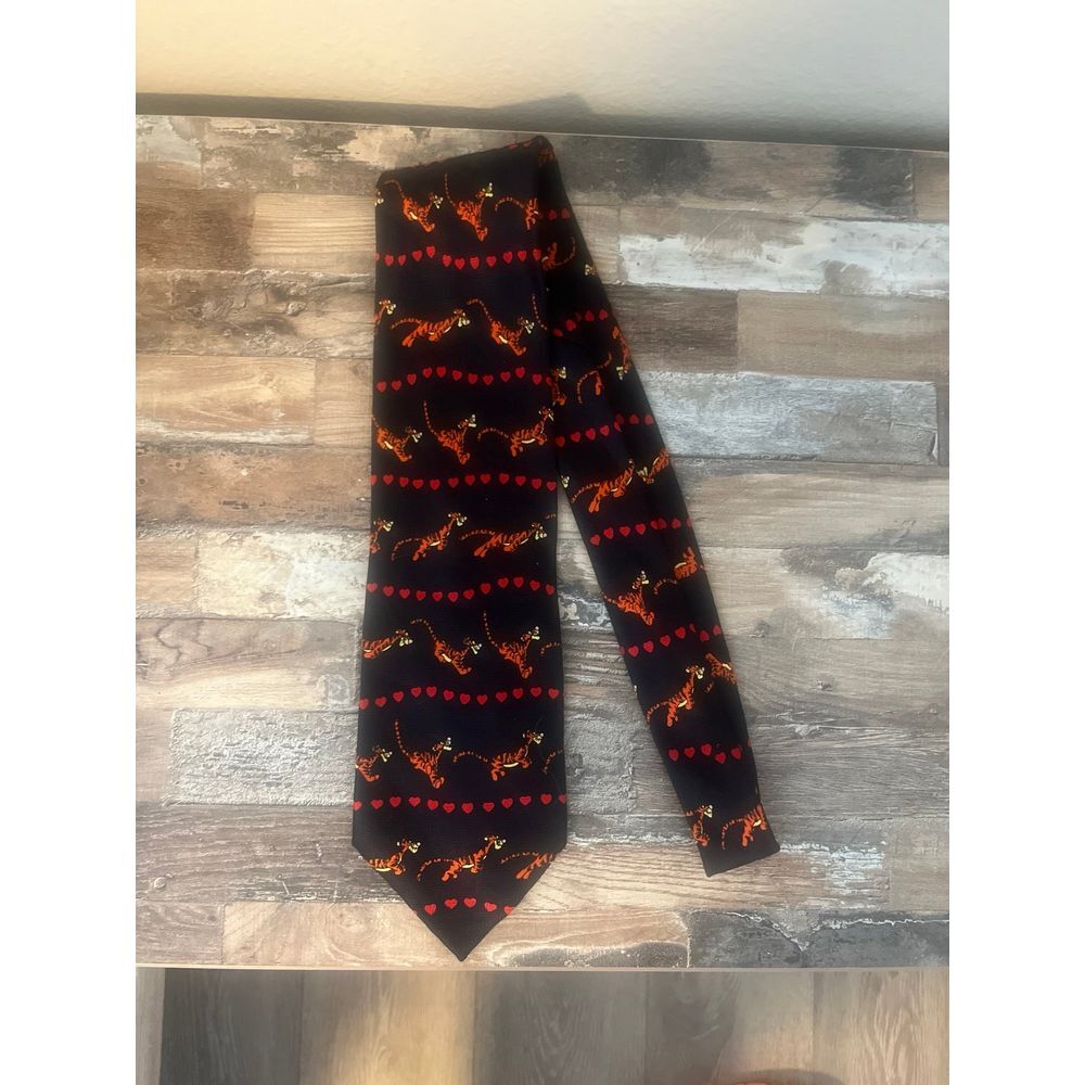 Tigger‎ tie